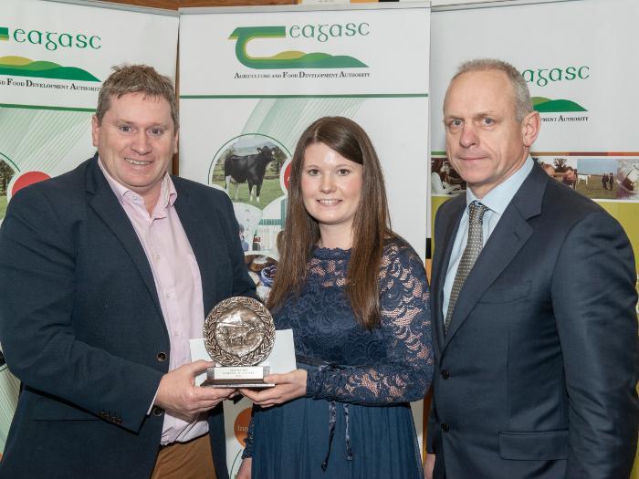 Linda Pfennig, Callan, Co Kilkenny is pictured receiving the Grassland Student of the Year award from Kevin Twomey, Blackwater Discussion Group (sponsor) & Tim Ashmore, Principal Kildalton College at the presentation of Teagasc Professional Diploma's in Dairy Farm Management in Teagasc Moorepark, Fermoy, Co Cork. Photo O'Gorman Photography.