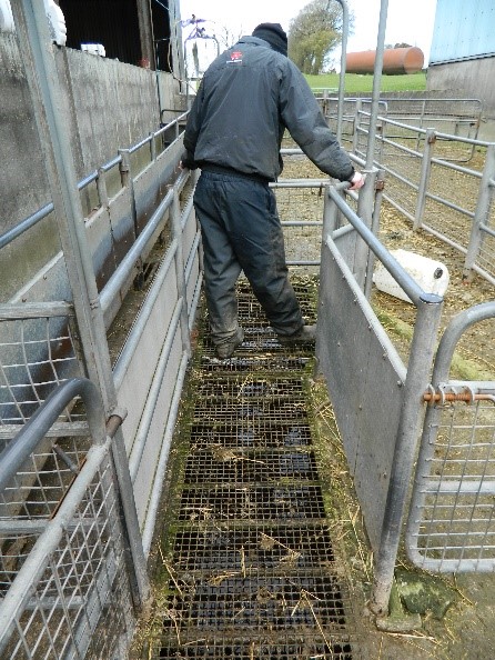 Cover unsupervised dip tubs