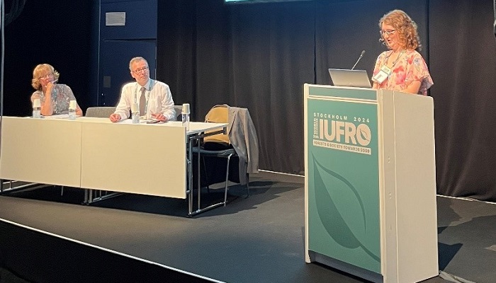 Dr Grace Jones presenting