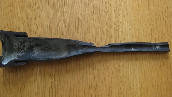 Image of worn liner with a build up of milkstone