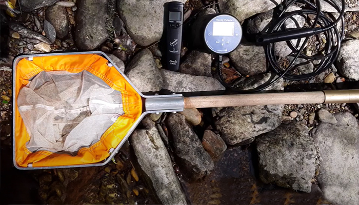 Using kick sampling to determine the quality of water in a river?