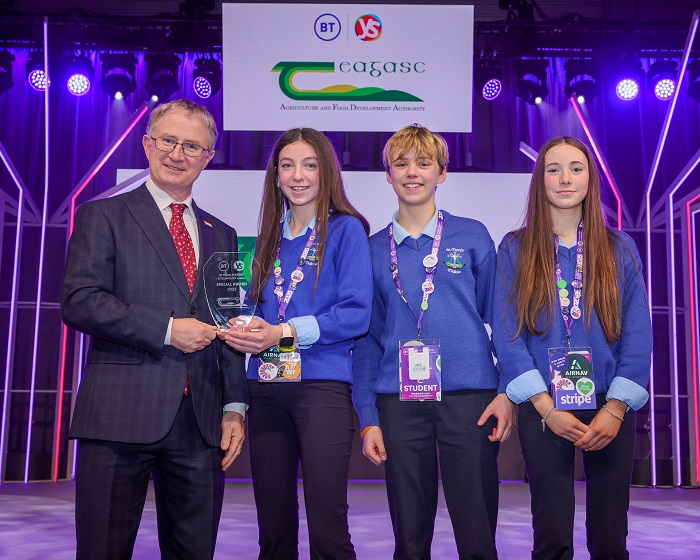Director of Teagasc, Professor Frank O’Mara, presenting the winners of the “Teagasc Special Award” to recipients Alvy Fitzgerald, Anna Duggan, Leah O’Sullivan of St Mary’s Secondary School Mallow at the recent BT Young Scientist and Technology Exhibition 2025.