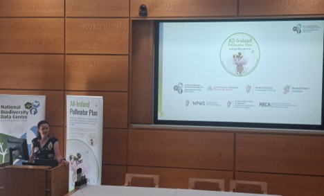 Dr Úna FitzPatrick, Chief Scientific Officer at the National Biodiversity Data Centre, presenting at the All Ireland Pollinator Plan launch.
