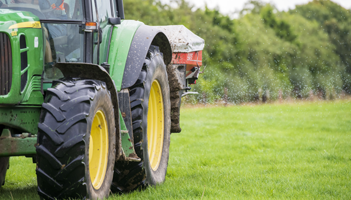 Cover image for 10 tips: Dealing with higher fertiliser prices on grassland farms article