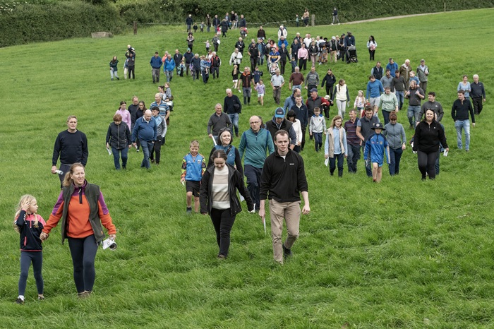 Crowds flowing in for 'Dairying at Dusk' - An Evening Walk through the Award-Winning Farm of John and Brendan Walsh, Ballylooby, Cahir, Co. Tipperary organised by Teagasc, FBD and Dairygold. Picture: O'Gorman Photography.