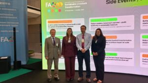 Stiúrthóir Theagaisc, an tOllamh Frank O'Mara, le Natasha Browne, David Kenny, agus Sarah McPherson