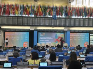 Natasha Brown, Teagasc, ag tabhairt aithisc i gComhdháil Dhomhanda 