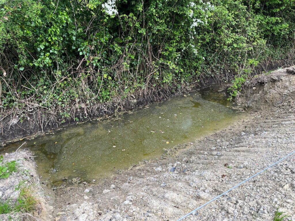 Bunded drain
